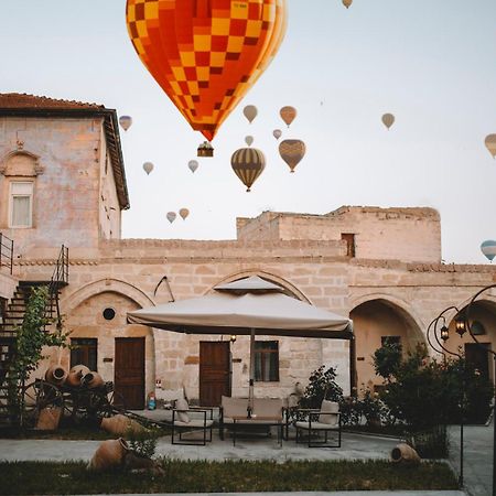 Cavusin Cave House-Cappadocia Bed & Breakfast เกอเรเม ภายนอก รูปภาพ