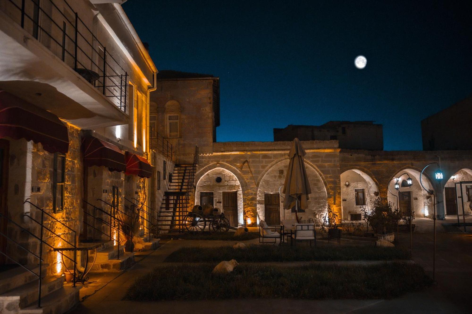 Cavusin Cave House-Cappadocia Bed & Breakfast เกอเรเม ภายนอก รูปภาพ