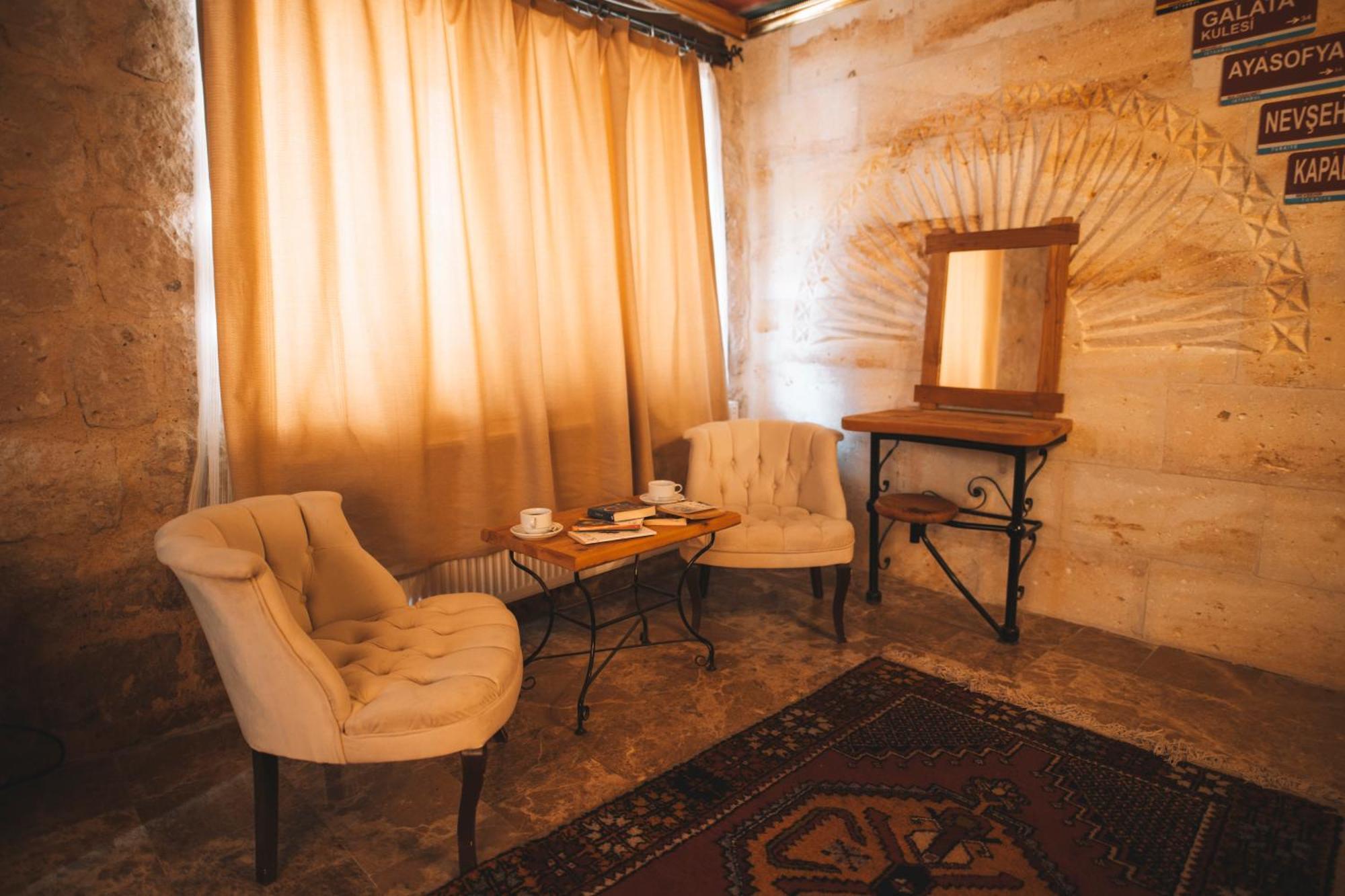 Cavusin Cave House-Cappadocia Bed & Breakfast เกอเรเม ภายนอก รูปภาพ