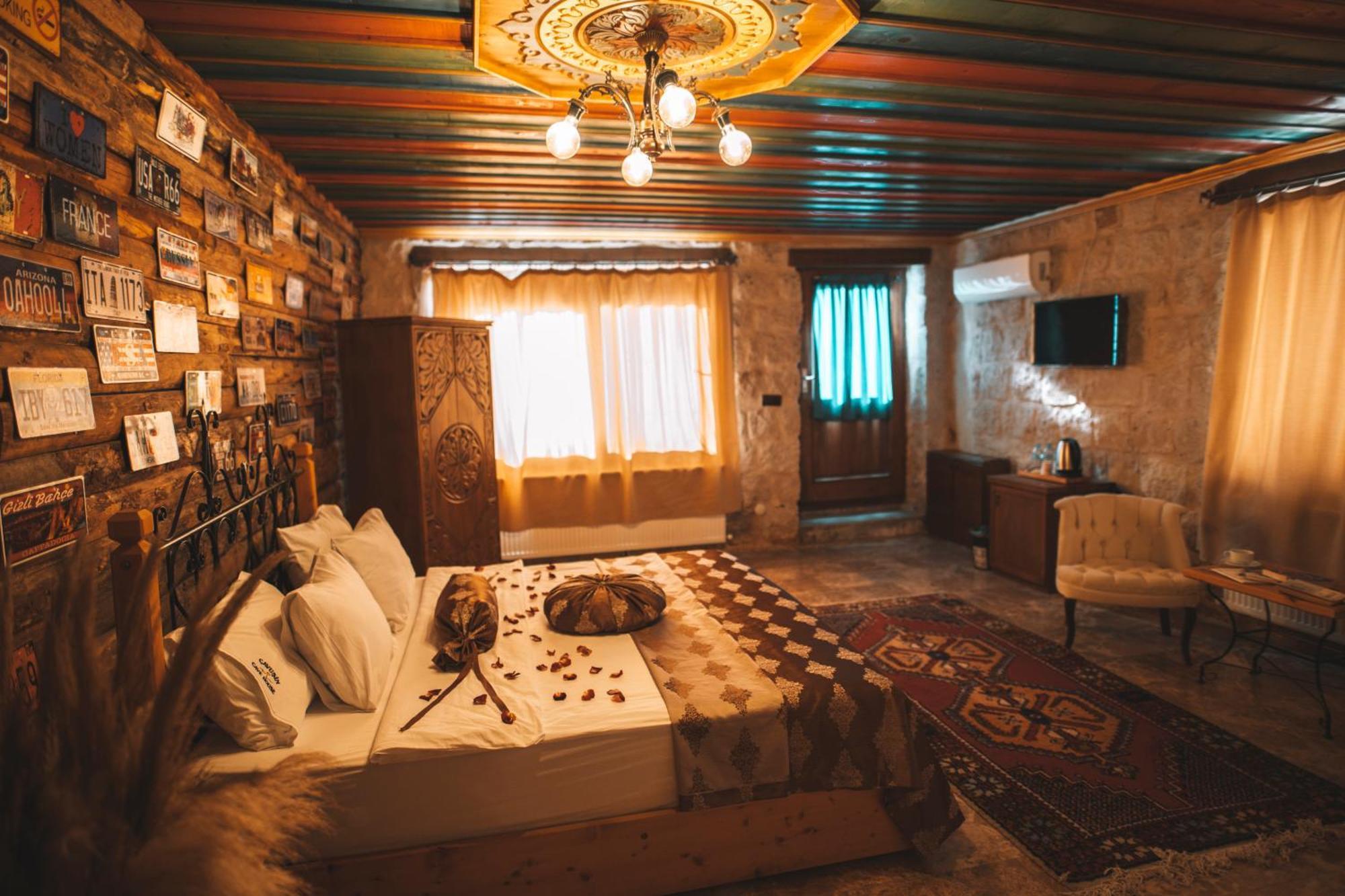 Cavusin Cave House-Cappadocia Bed & Breakfast เกอเรเม ภายนอก รูปภาพ