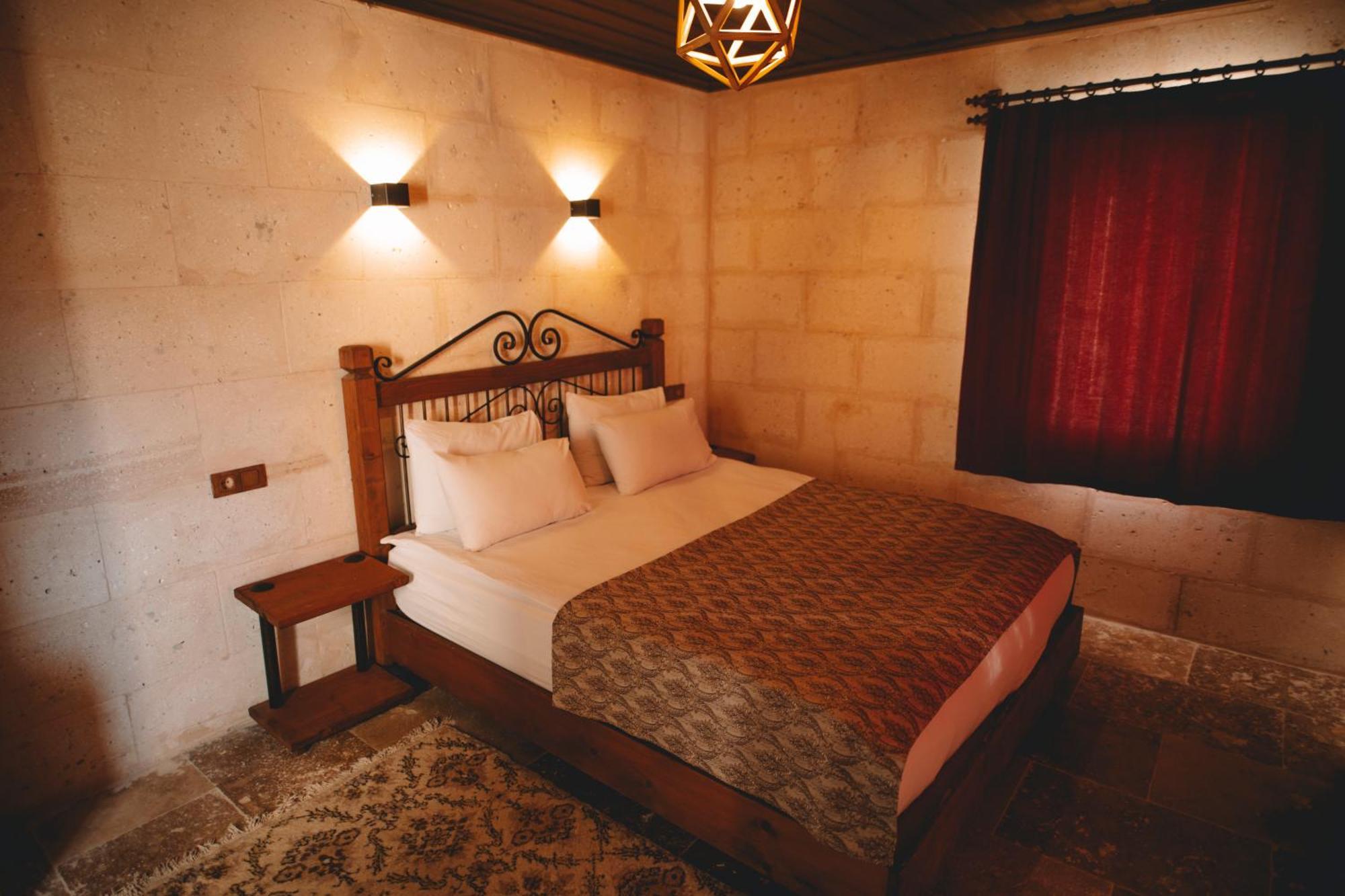 Cavusin Cave House-Cappadocia Bed & Breakfast เกอเรเม ภายนอก รูปภาพ