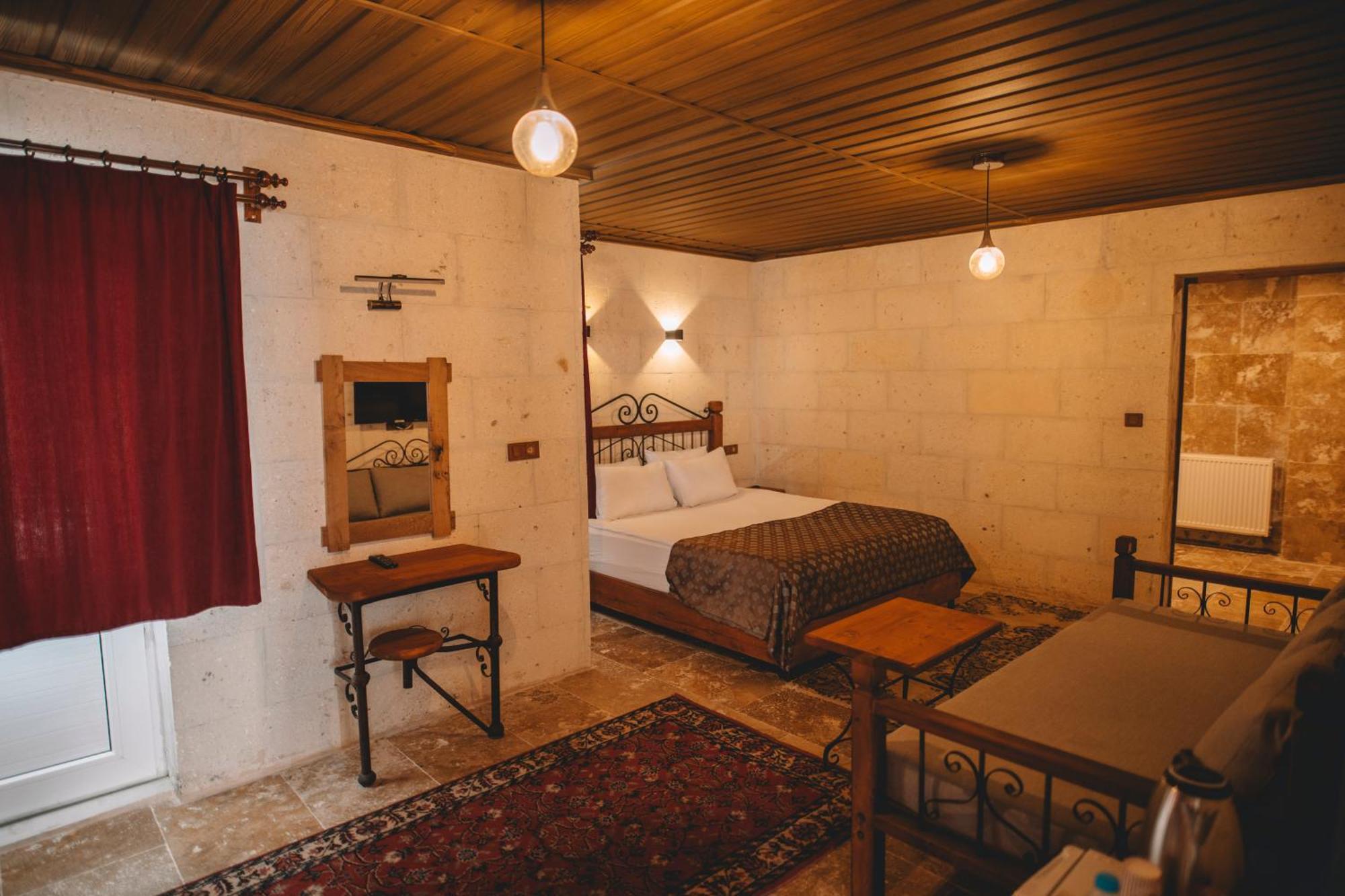 Cavusin Cave House-Cappadocia Bed & Breakfast เกอเรเม ภายนอก รูปภาพ