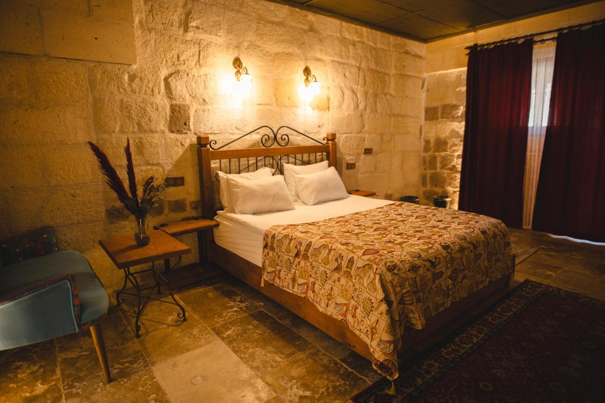 Cavusin Cave House-Cappadocia Bed & Breakfast เกอเรเม ภายนอก รูปภาพ