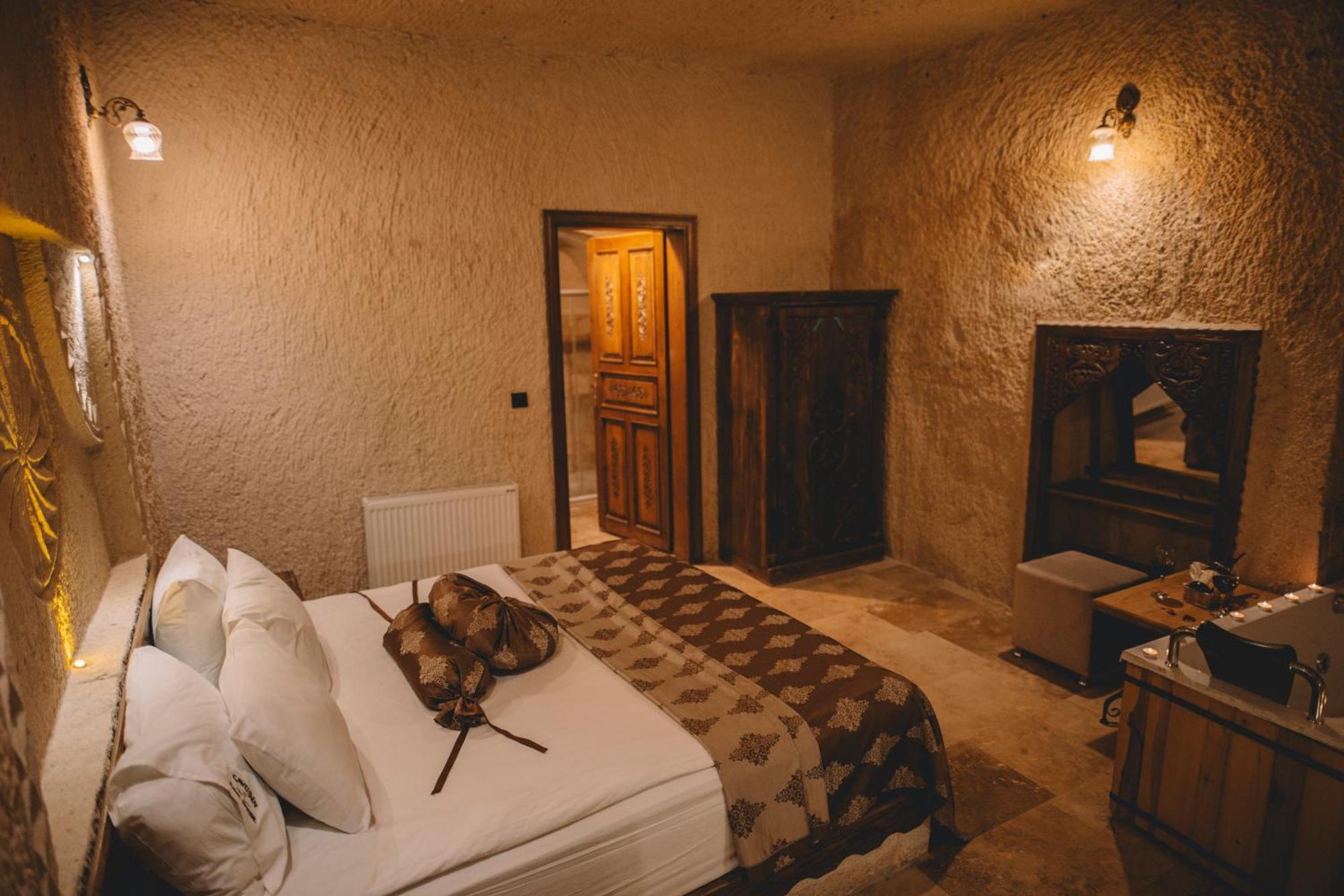 Cavusin Cave House-Cappadocia Bed & Breakfast เกอเรเม ภายนอก รูปภาพ