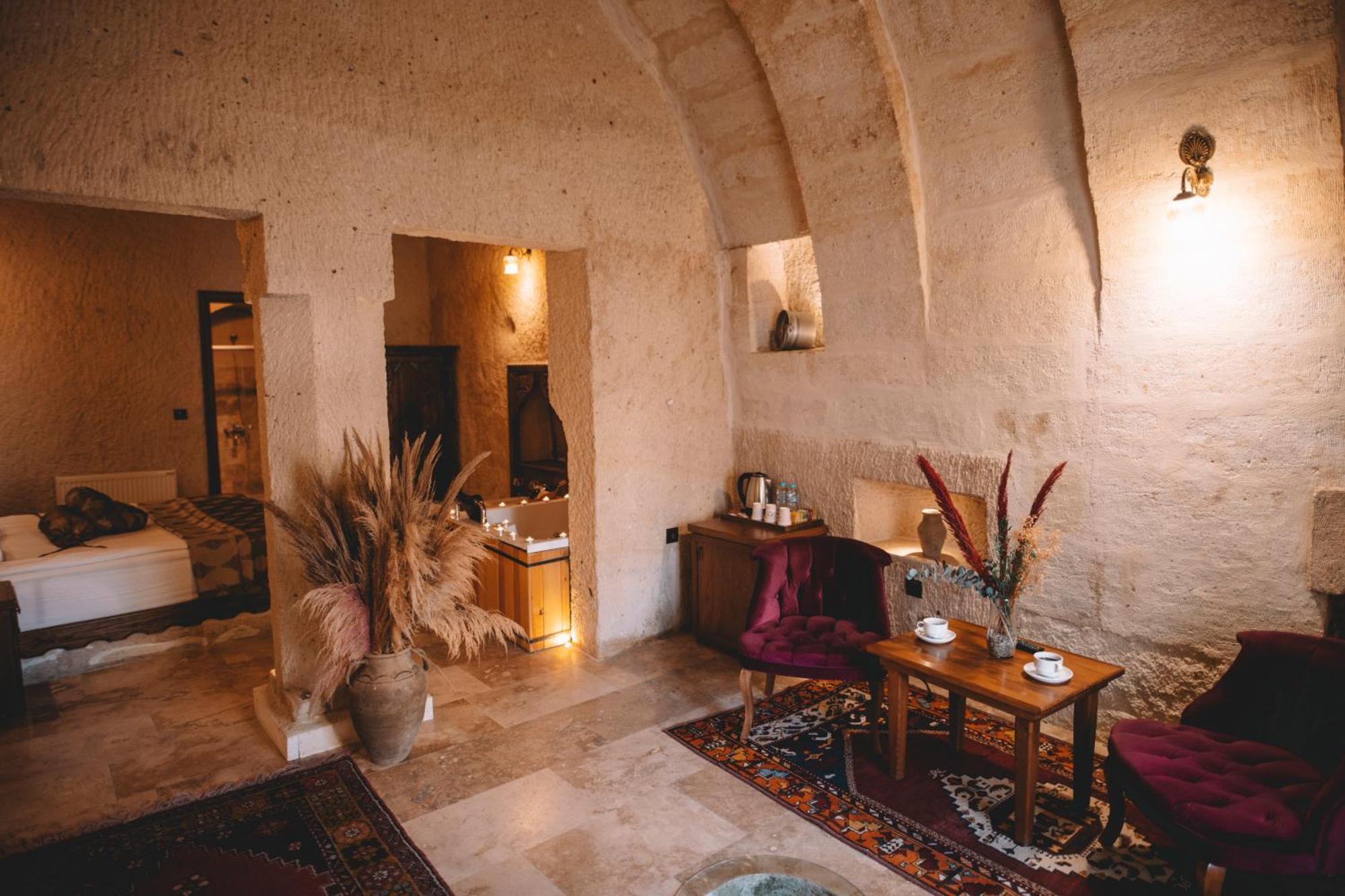 Cavusin Cave House-Cappadocia Bed & Breakfast เกอเรเม ภายนอก รูปภาพ