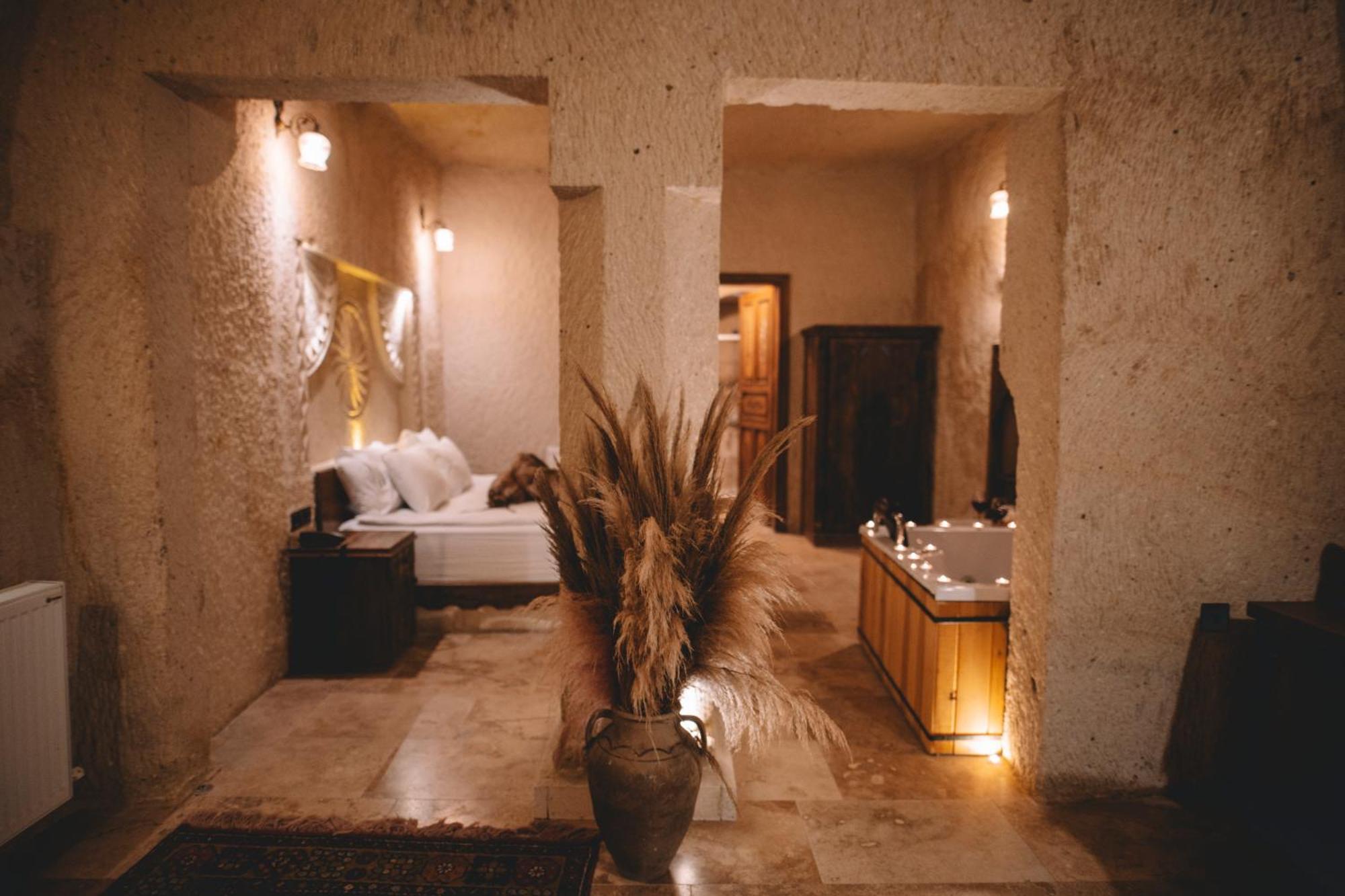 Cavusin Cave House-Cappadocia Bed & Breakfast เกอเรเม ภายนอก รูปภาพ