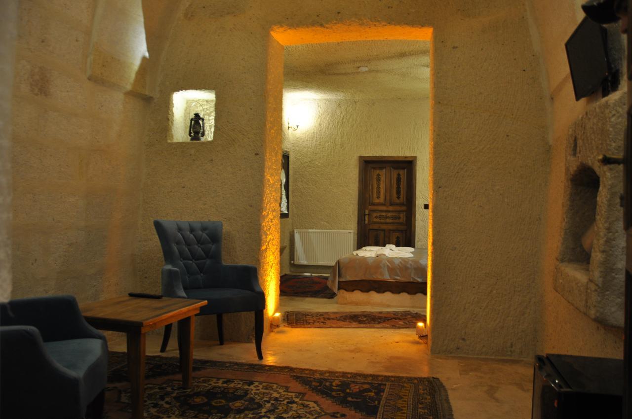 Cavusin Cave House-Cappadocia Bed & Breakfast เกอเรเม ภายนอก รูปภาพ