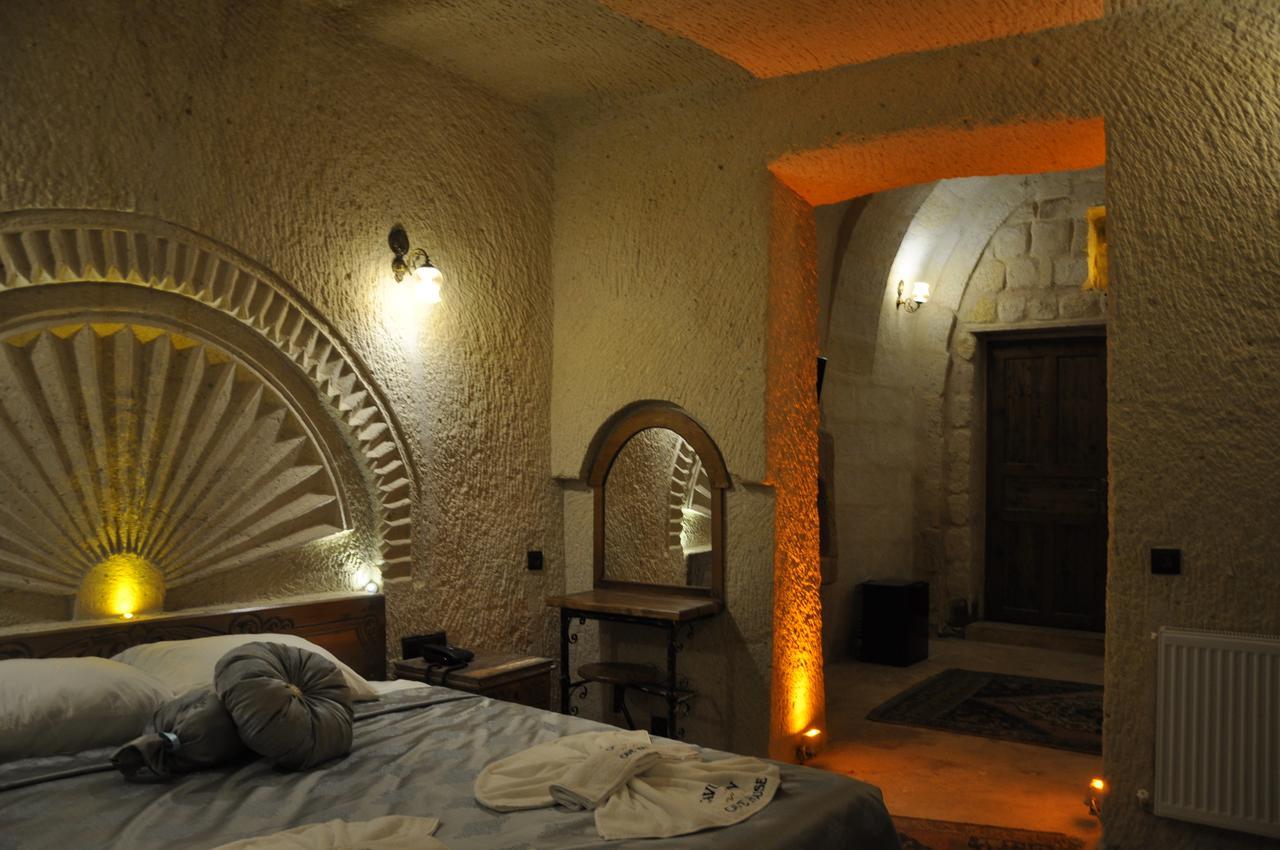 Cavusin Cave House-Cappadocia Bed & Breakfast เกอเรเม ภายนอก รูปภาพ
